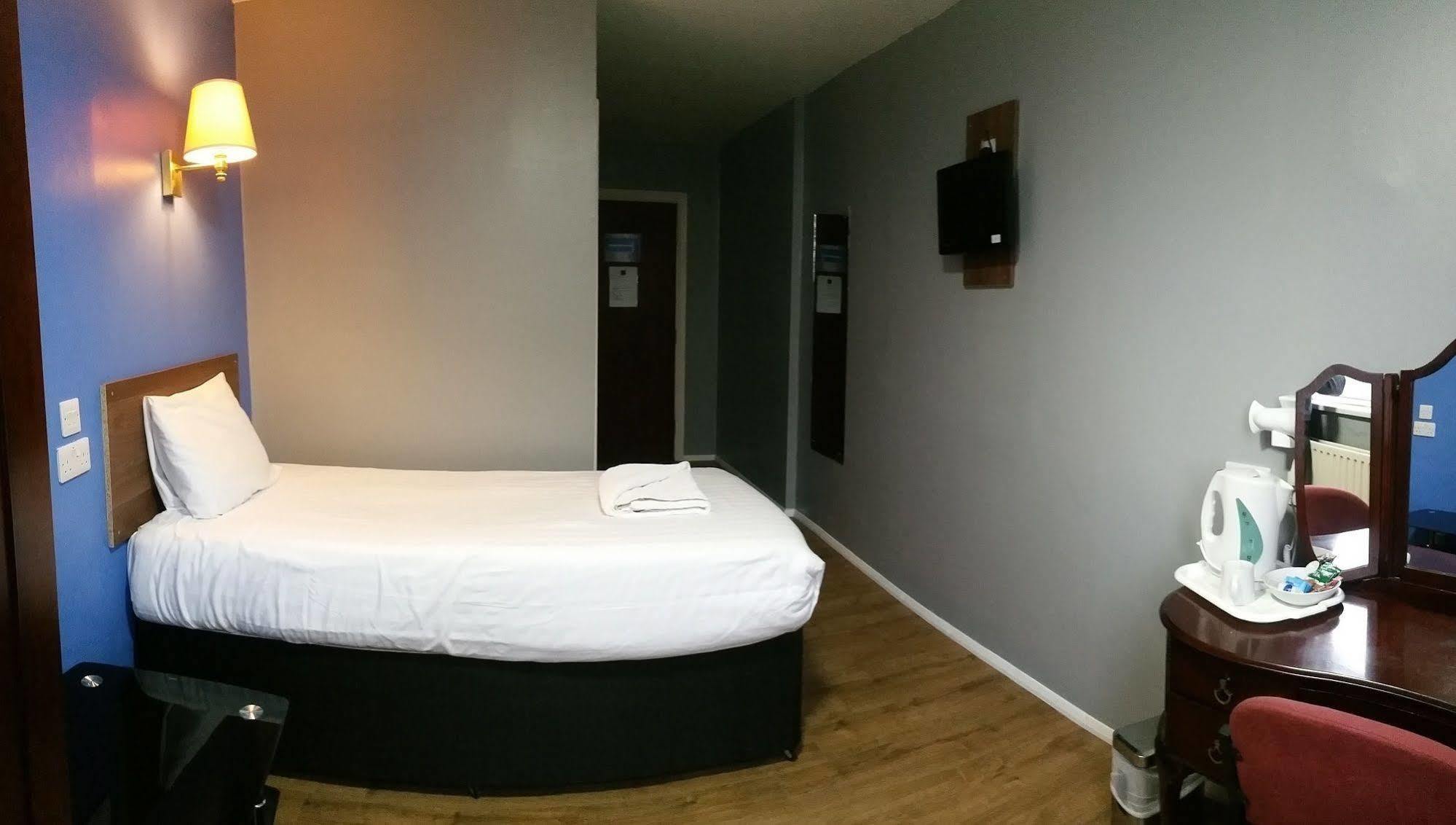 โรงแรมกิลสัน Kingston upon Hull ภายนอก รูปภาพ